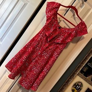 Size M. No pets no smoking.